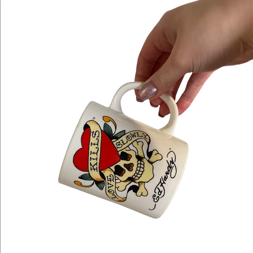 ED HARDY GRAPHIC COFFEE MUG - Picture 3 of 5
